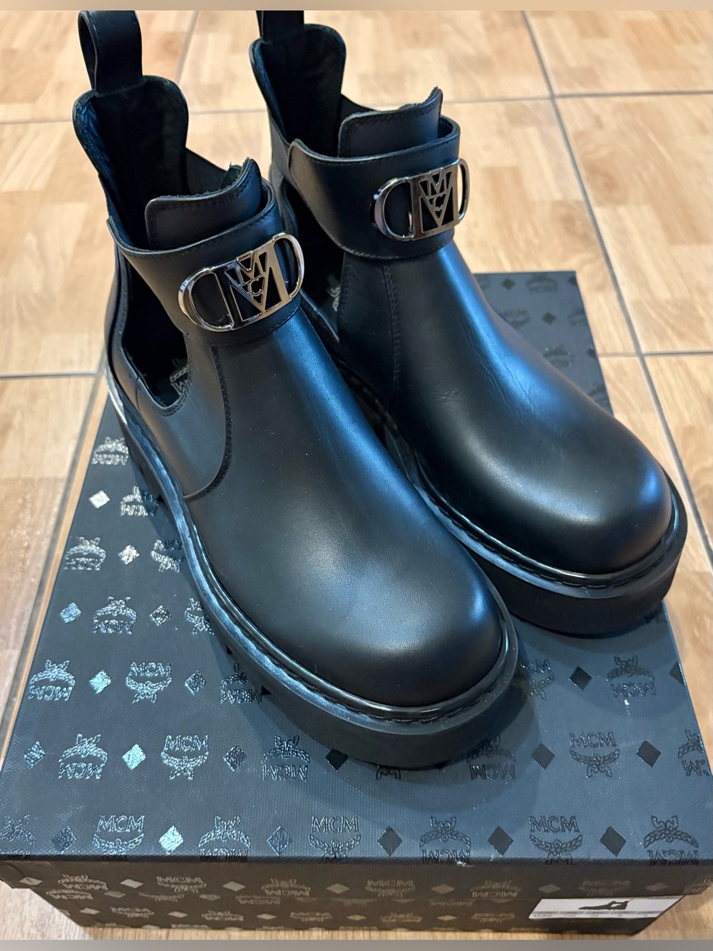 MCM Travia Black Italy Leather Cutout Ankle Boot Women's EU38/US 7.5-8 MSRP $830 - Picture 5 of 13